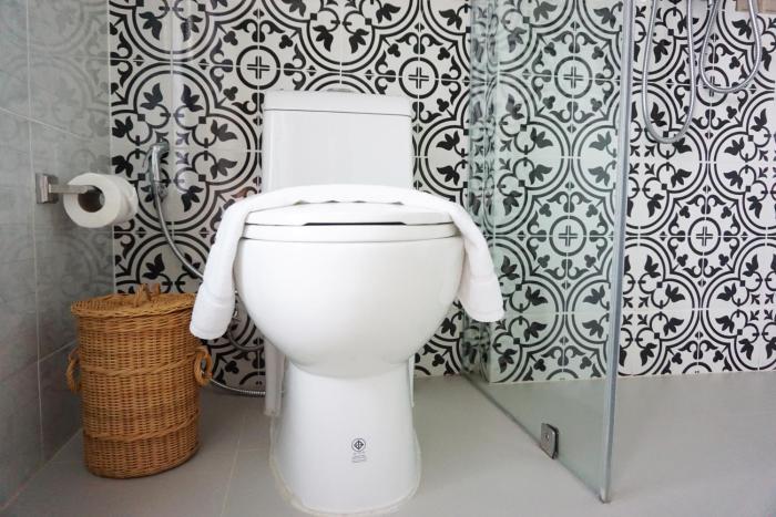 the lake chalong hotel