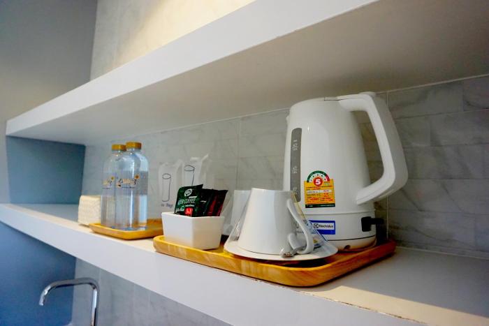 the lake chalong hotel