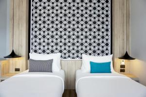 the lake chalong hotel