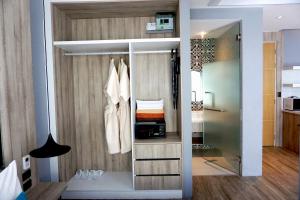 the lake chalong hotel