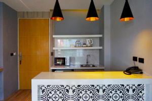 the lake chalong hotel