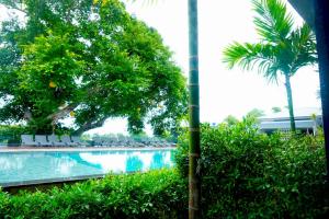 the lake chalong hotel