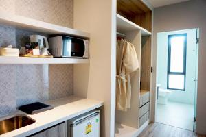 the lake chalong hotel