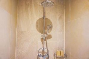 the lake chalong hotel