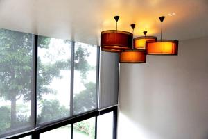 the lake chalong hotel