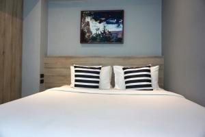 the lake chalong hotel