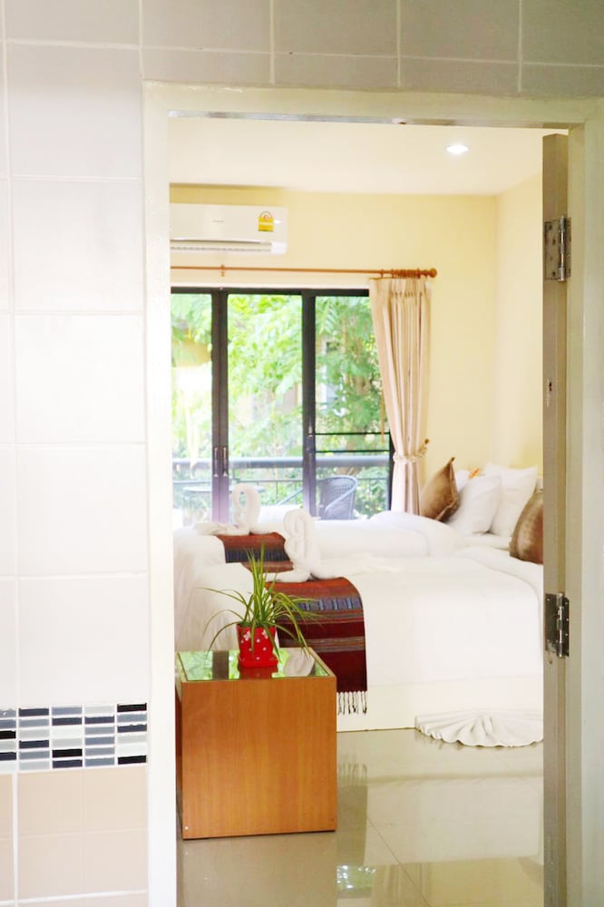 chiangrai lake hill resort