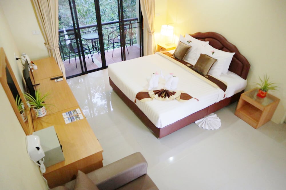 chiangrai lake hill resort