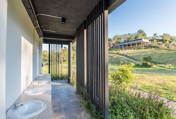 chiangrai lake hill resort