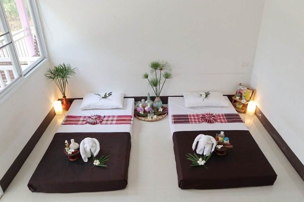 chiangrai lake hill resort