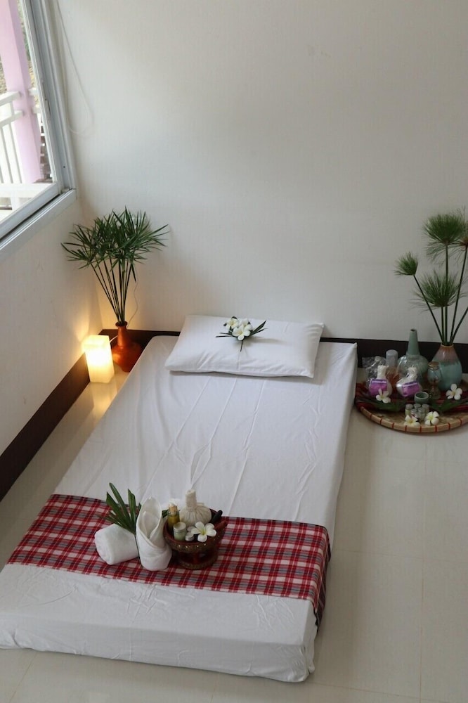 chiangrai lake hill resort