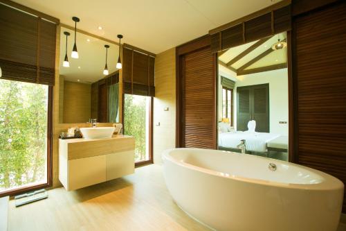 triple tree beach resort