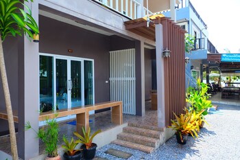 tharadol beach resort