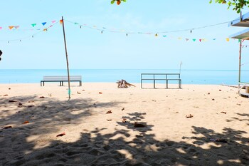 tharadol beach resort