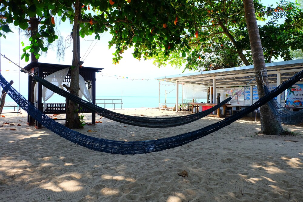 tharadol beach resort