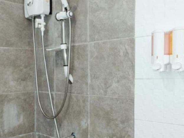 full moon house hostel