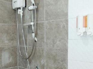 full moon house hostel