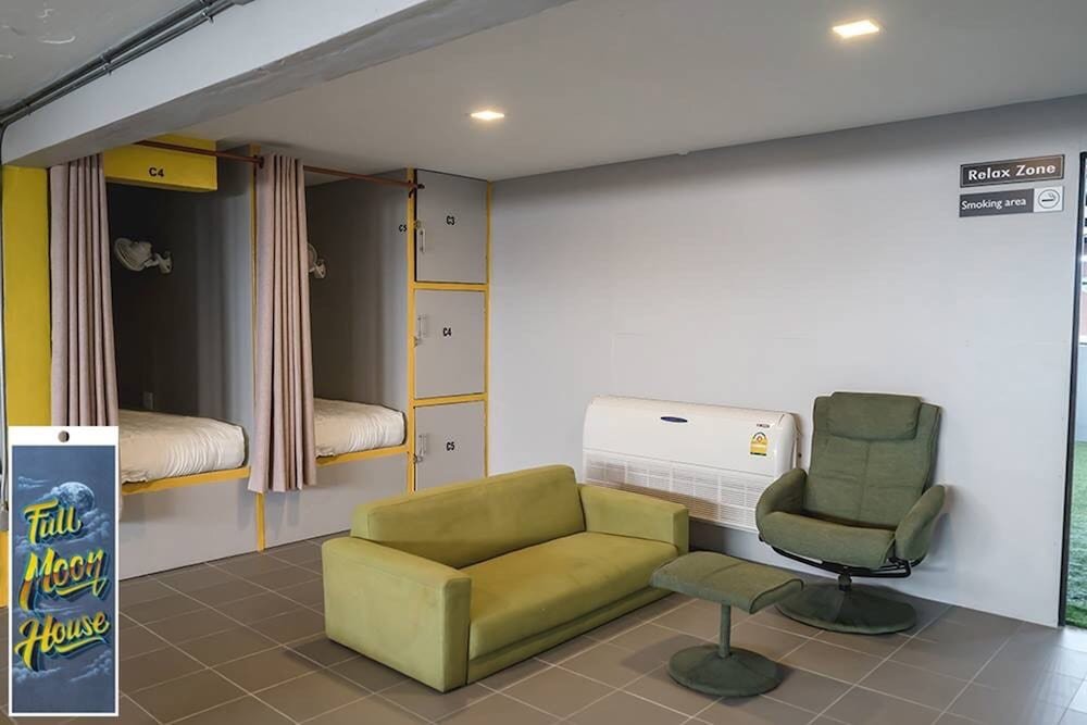 full moon house hostel