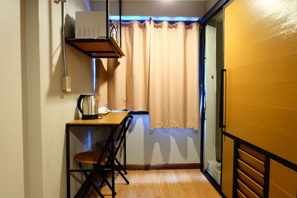 full moon house hostel