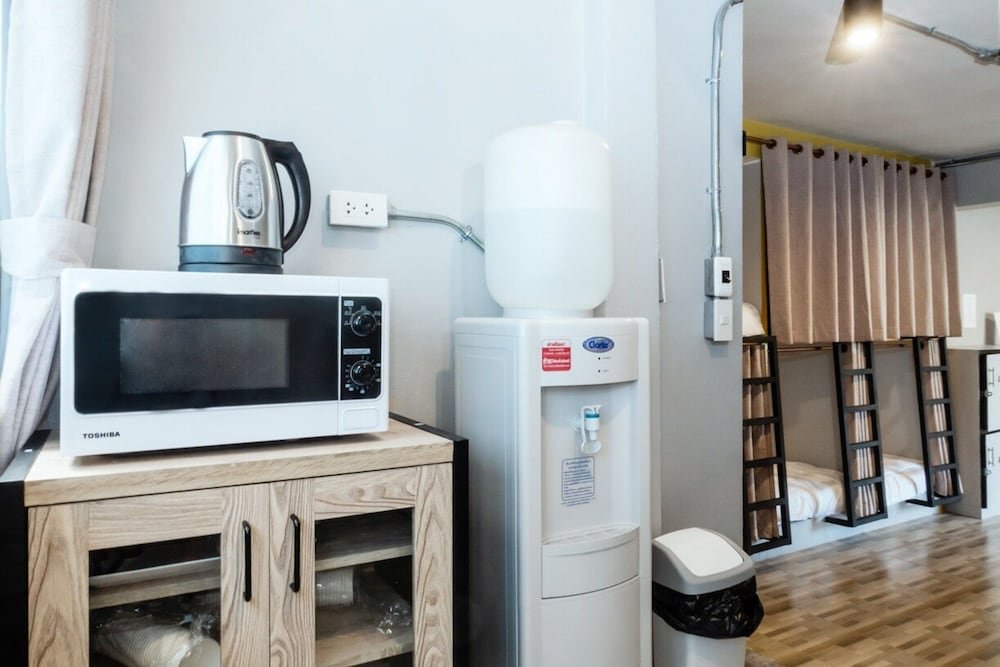 full moon house hostel