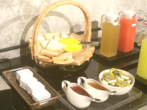 the icon service apartment