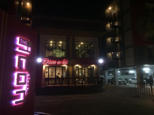 the icon service apartment