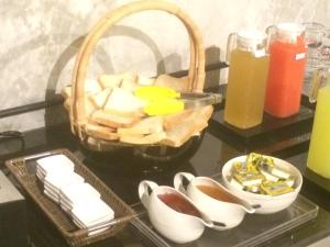 the icon service apartment