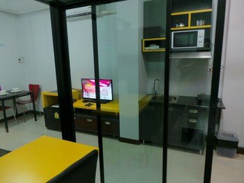 the icon service apartment