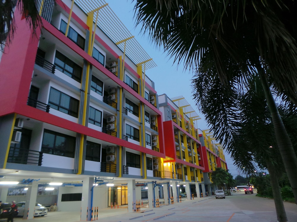 the icon service apartment