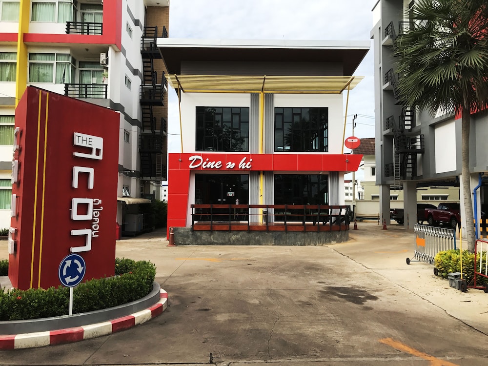 the icon service apartment