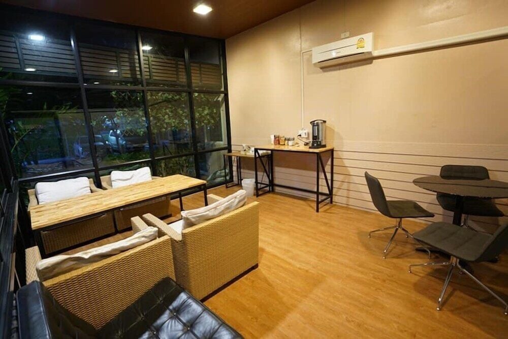 the chill house