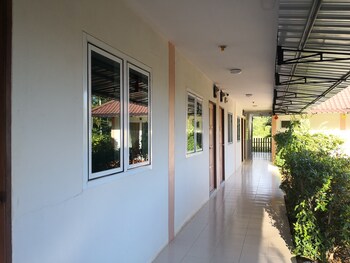 Rungrod Grand Hotel,Nong Bua Lamphu Province>>Nongbua Lamphu,2.5 star