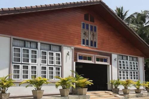 phen waree ampawa resort