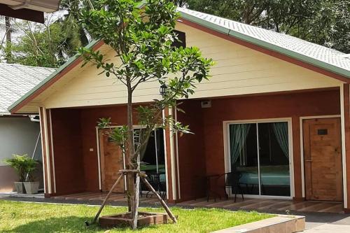 phen waree ampawa resort