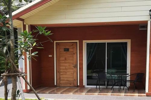 phen waree ampawa resort
