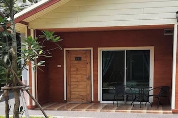 phen waree ampawa resort