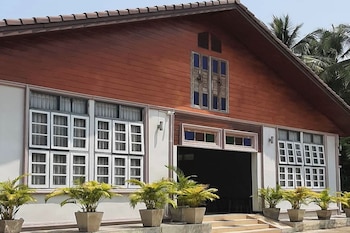 phen waree ampawa resort