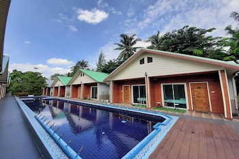 phen waree ampawa resort
