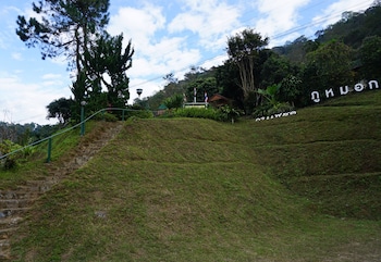 phu mok camp