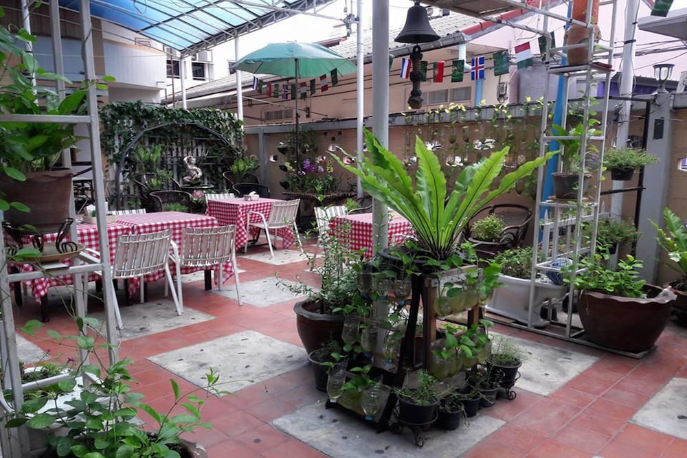 dragon serviced apartment