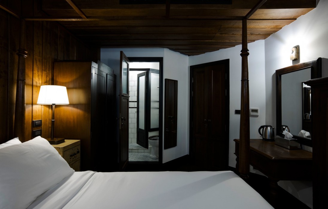 1905 heritage corner