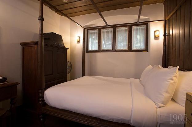 1905 heritage corner