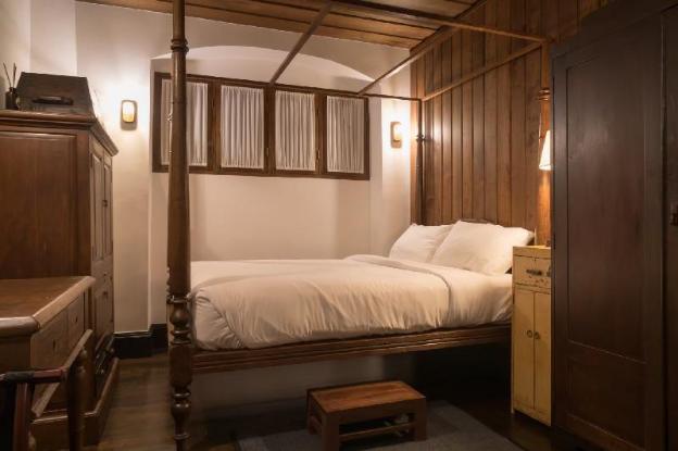 1905 heritage corner