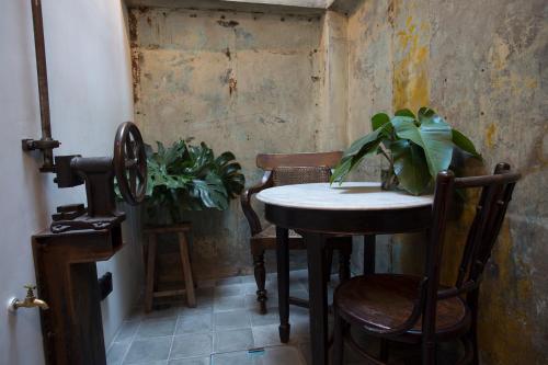 1905 heritage corner