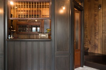 1905 heritage corner