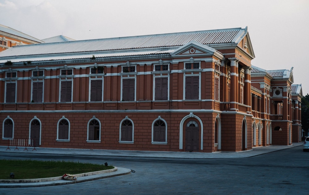 1905 heritage corner