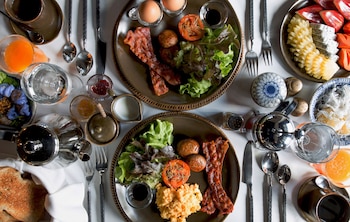 1905 heritage corner