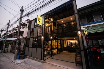 4share hostel adults only