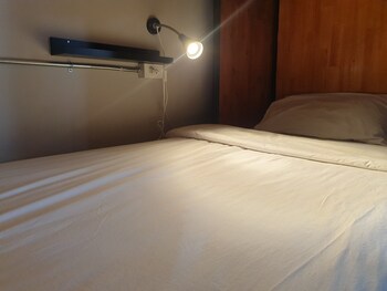 4share hostel adults only