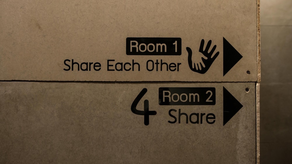 4share hostel adults only